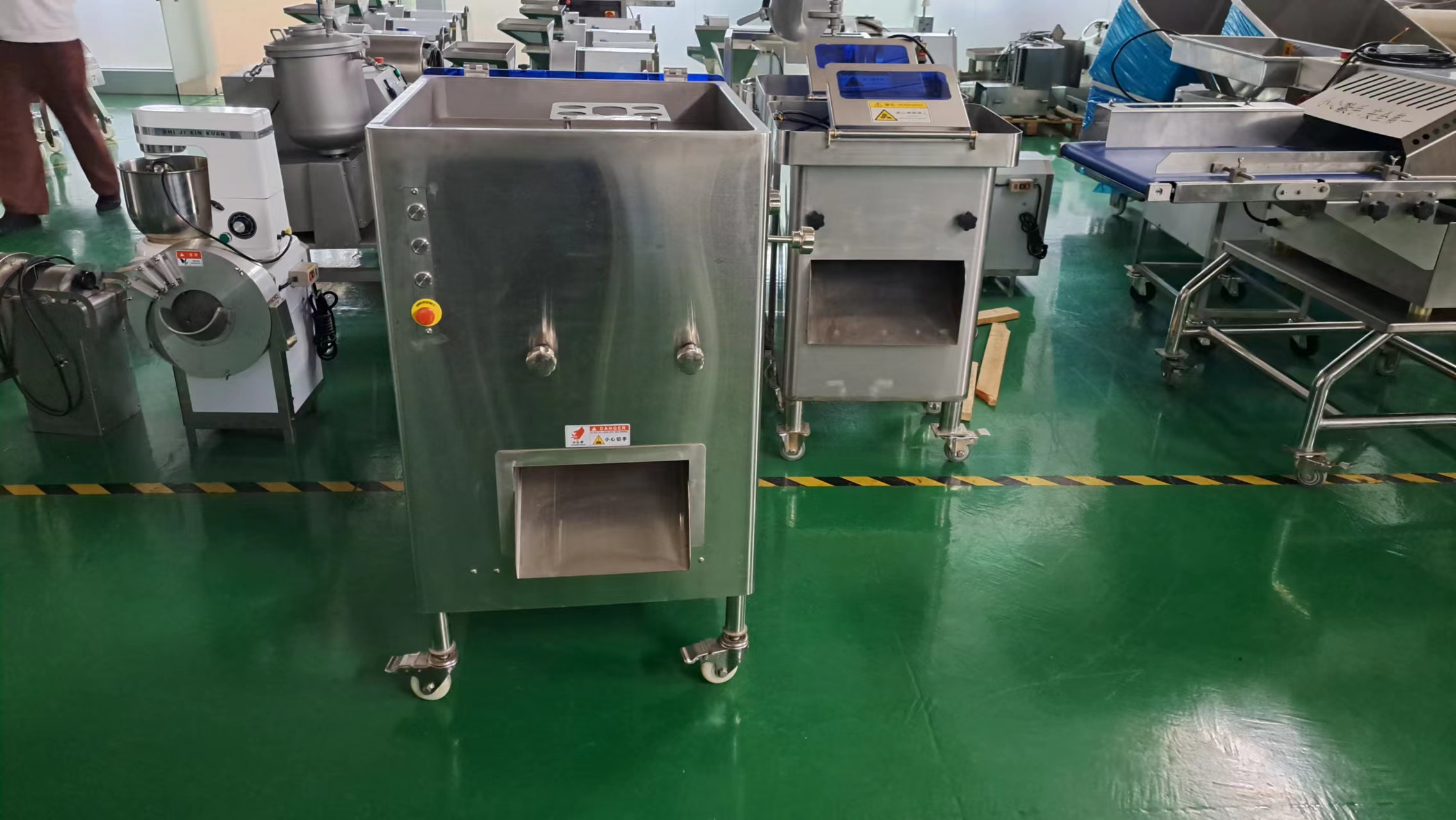小型廚房用商用切肉機應對鮮肉切片切絲游刃有余